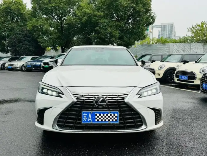 Lexus ES 2025 Model 200 Premium – фото 2
