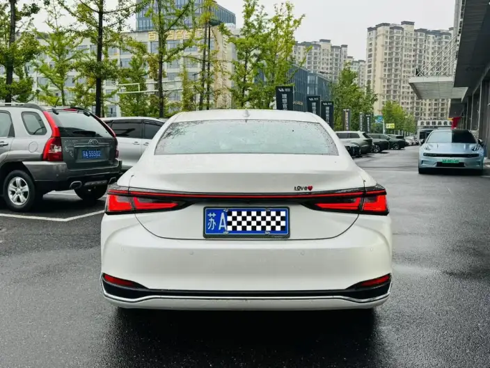 Lexus ES 2025 Model 200 Premium – фото 4
