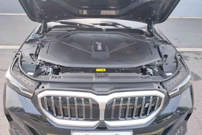 BMW i5 2025 Model eDrive40L M Sports Set – фото 6