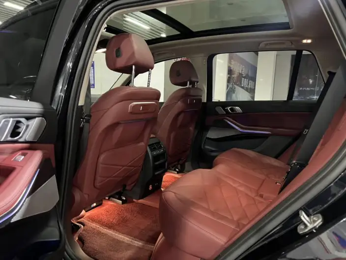 BMW X5 2023 Model xDrive30Li Exclusive Model M Sports Night Set – фото 10