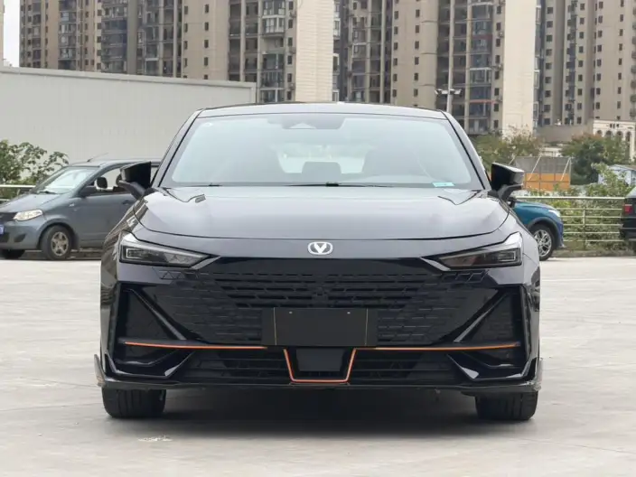Changan UNI-V 2023 Model 1.5T Sports Edition – фото 2