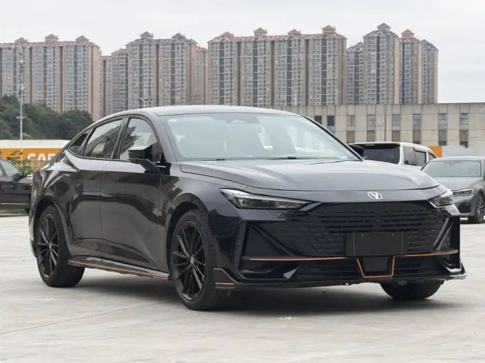 Changan UNI-V 2023 Model 1.5T Sports Edition – фото 3