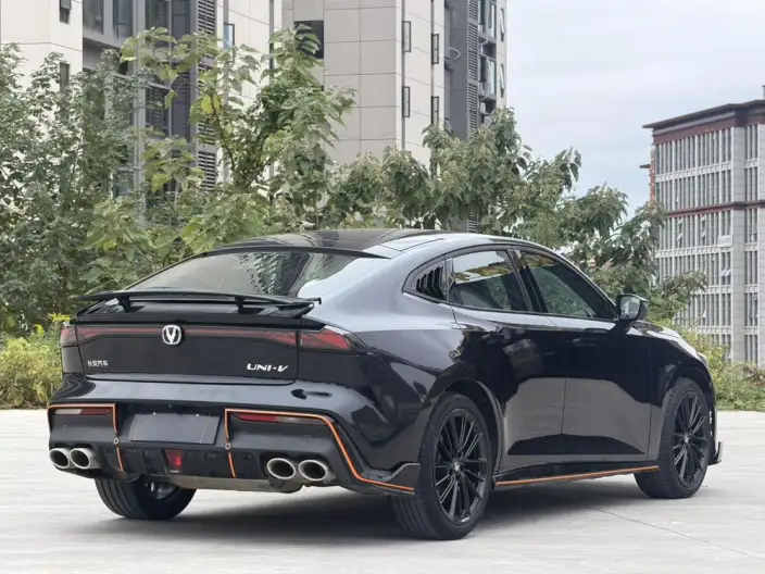 Changan UNI-V 2023 Model 1.5T Sports Edition – фото 6