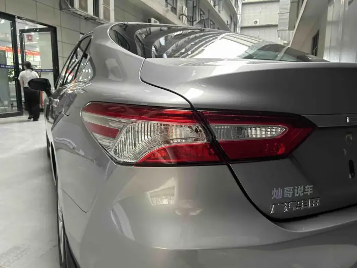 Toyota Camry 2022 Model 2.0GVP Leading version – фото 7