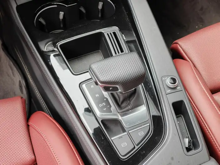 Audi A4 L 2024 Model 40 TFSI Luxury Dynamic Model – фото 9