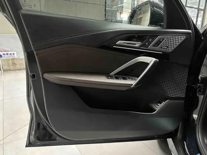 BMW X1 2025 Model sDrive25Li X Design Set – фото 10