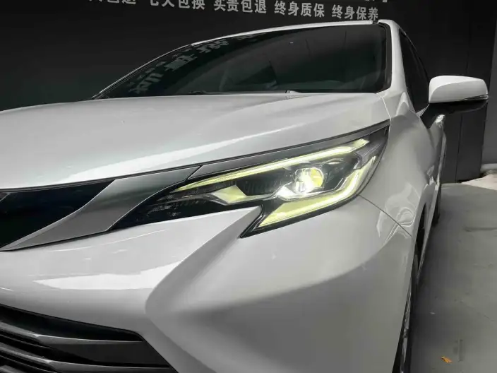 Toyota Sienna 2021 Model 2.5L Hybrid Deluxe Edition – фото 6