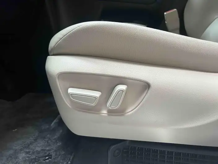 Toyota Sienna 2021 Model 2.5L Hybrid Deluxe Edition – фото 9