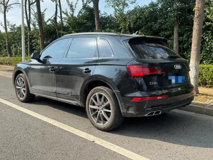 Audi Q5L 2023 Model 40T Luxury Dynamic Model – фото 3