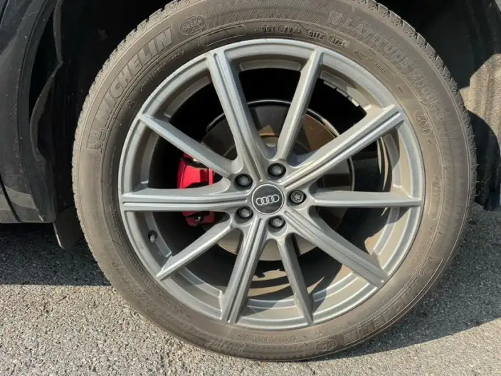 Audi Q5L 2023 Model 40T Luxury Dynamic Model – фото 4