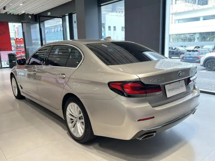 BMW 5 Series 2022 Model 525Li Luxury Set – фото 4