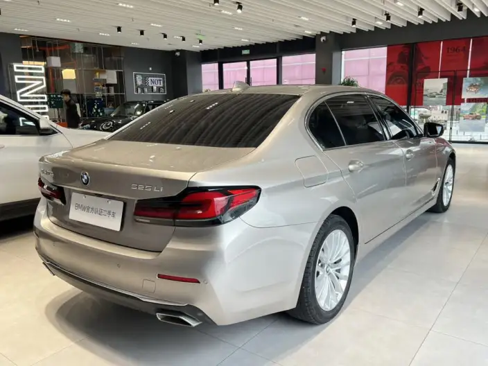 BMW 5 Series 2022 Model 525Li Luxury Set – фото 6