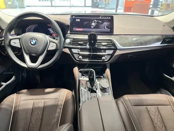 BMW 5 Series 2022 Model 525Li Luxury Set – фото 8
