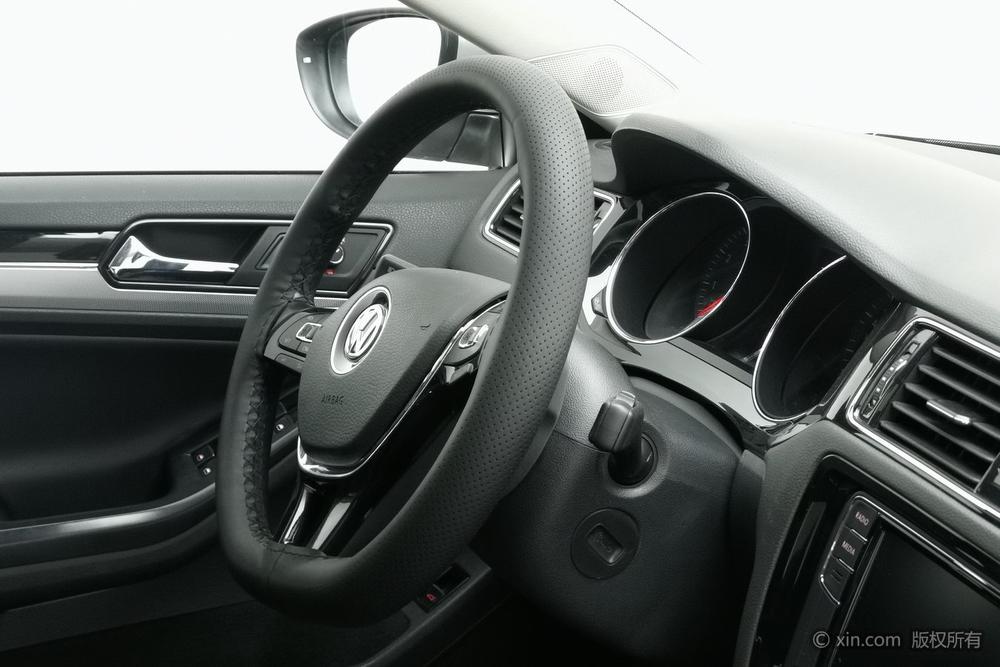 Volkswagen Sagitar 2018 280TSI DSG Spark – фото 11