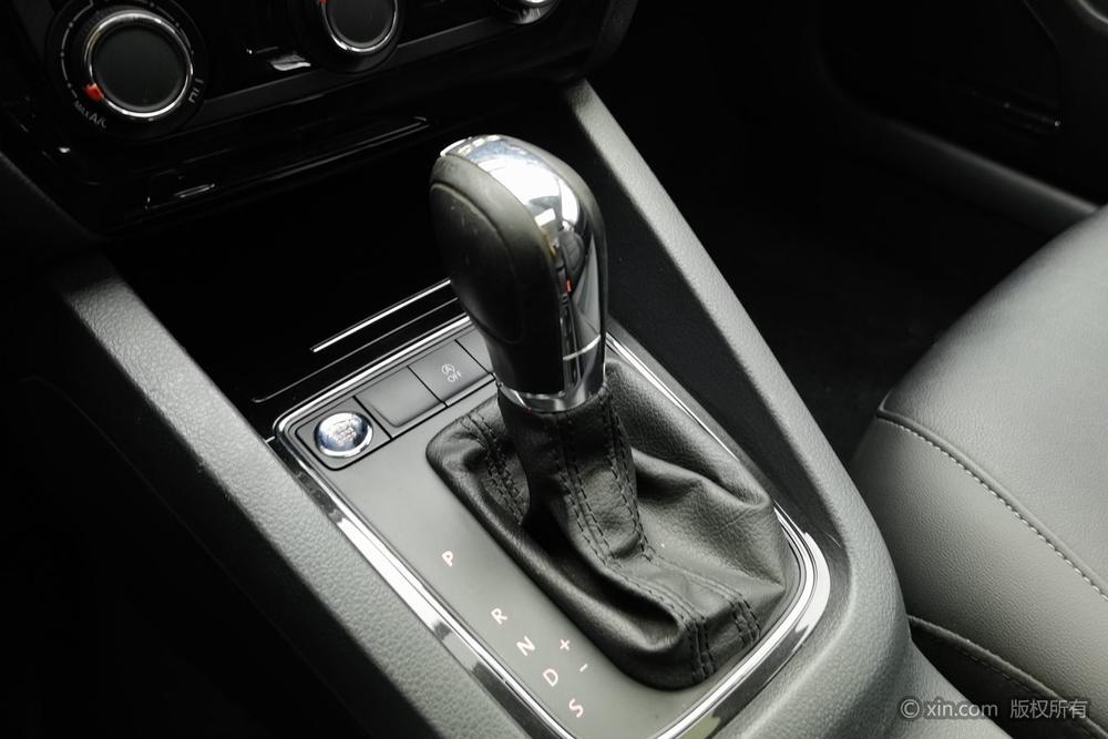 Volkswagen Sagitar 2018 280TSI DSG Spark – фото 15