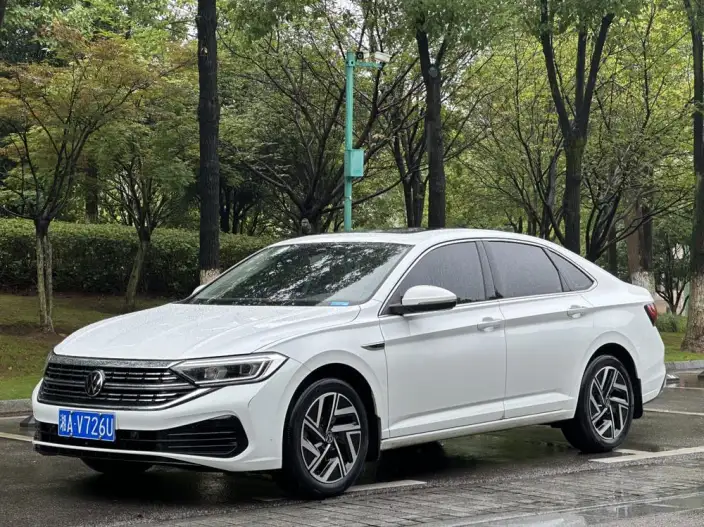 Volkswagen Sagitar 2023 Model 300TSI DSG Beyond Edition – фото 1