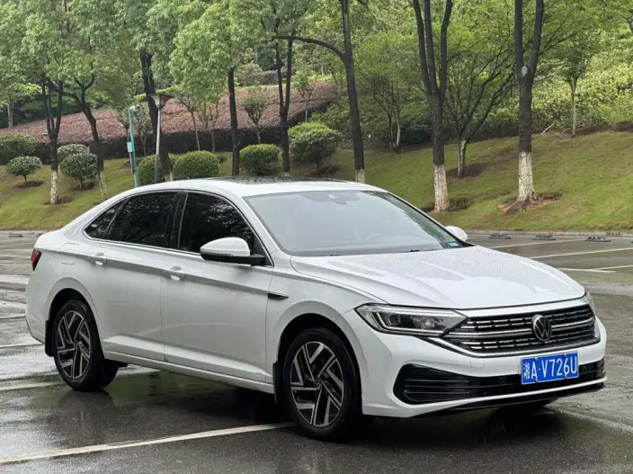 Volkswagen Sagitar 2023 Model 300TSI DSG Beyond Edition – фото 3