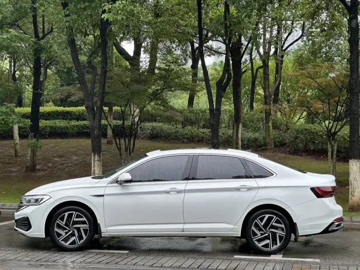 Volkswagen Sagitar 2023 Model 300TSI DSG Beyond Edition – фото 4