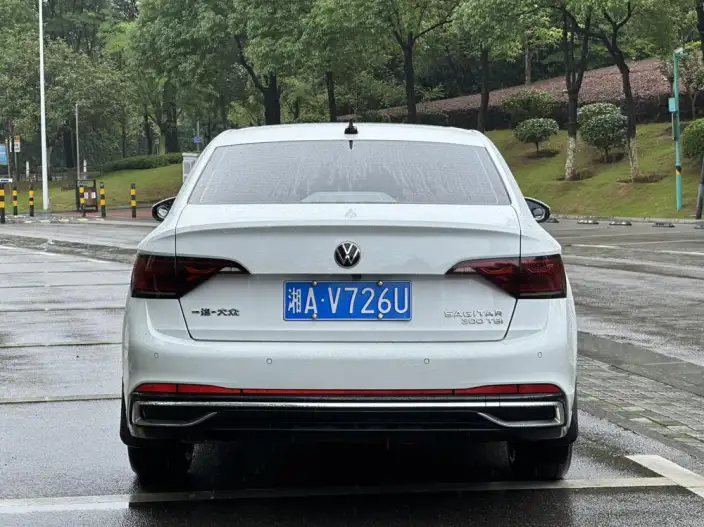 Volkswagen Sagitar 2023 Model 300TSI DSG Beyond Edition – фото 6