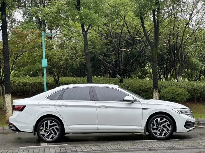 Volkswagen Sagitar 2023 Model 300TSI DSG Beyond Edition – фото 8