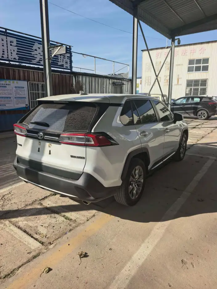 Toyota Wildlander 2022 Model 2.0L 2WD Luxury PLUS Edition – фото 3