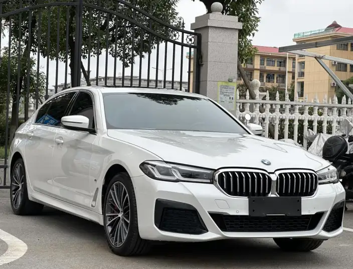 BMW 5 Series 2023 Model 530Li Leading Model M Sports Set – фото 3
