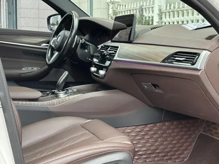 BMW 5 Series 2023 Model 530Li Leading Model M Sports Set – фото 7
