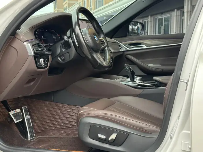 BMW 5 Series 2023 Model 530Li Leading Model M Sports Set – фото 9