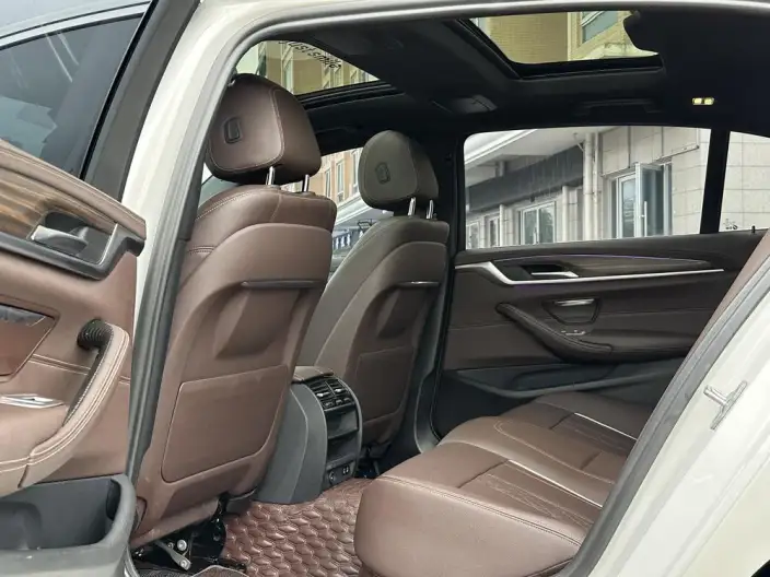 BMW 5 Series 2023 Model 530Li Leading Model M Sports Set – фото 10