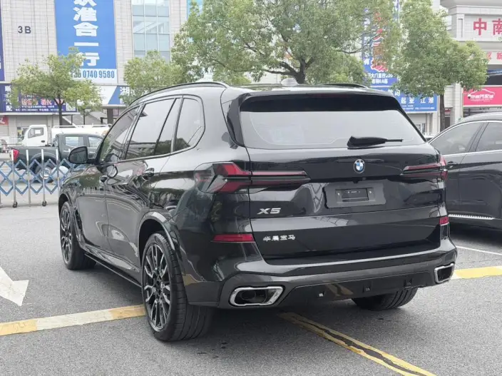 BMW X5 2023 Model xDrive30Li Exclusive Model M Sports Night Set – фото 4