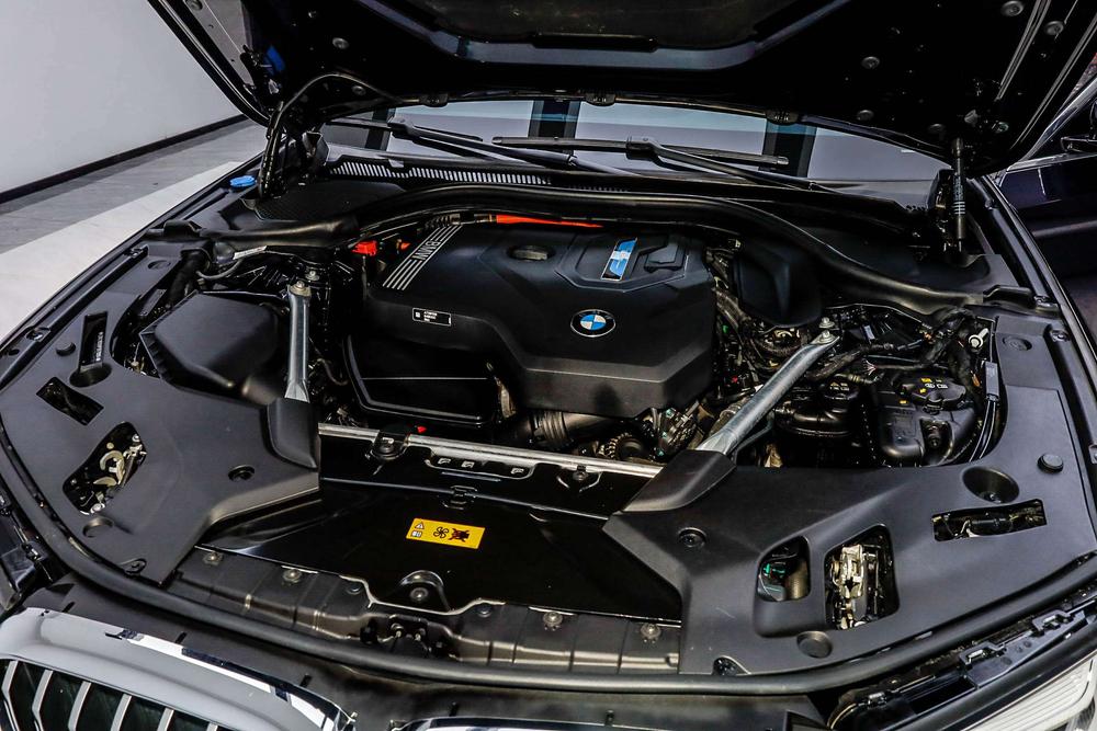 BMW 5 Series PHEV Модель 2022 года 二 раз комплектация 535Le M Sports Set – фото 6