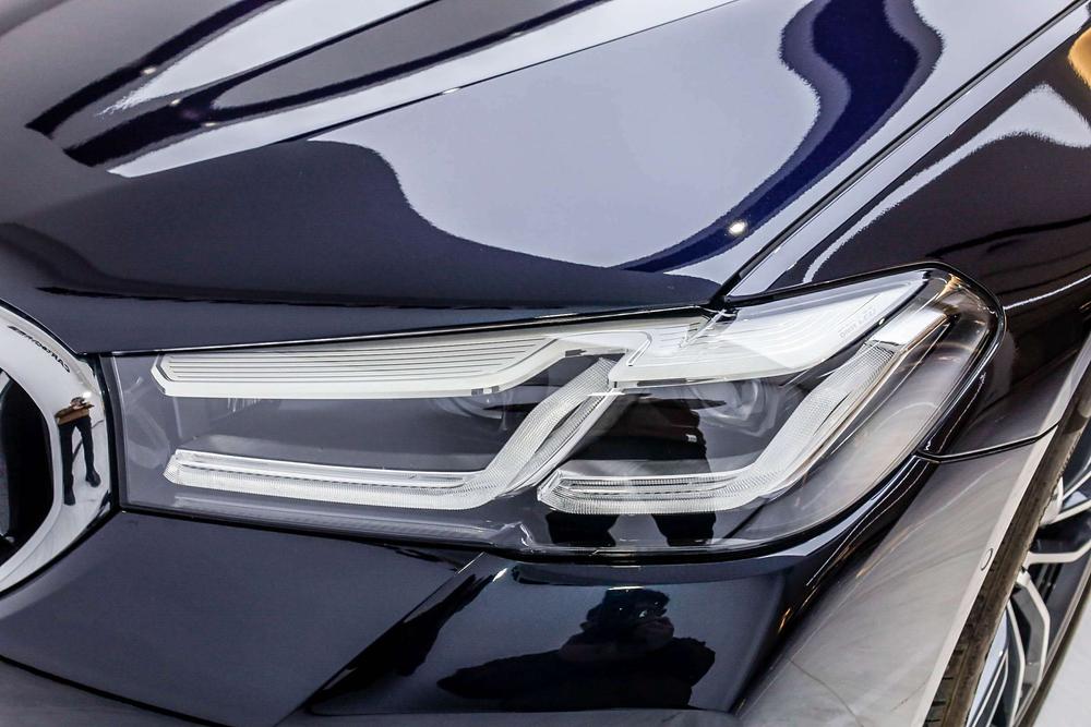 BMW 5 Series PHEV Модель 2022 года 二 раз комплектация 535Le M Sports Set – фото 8
