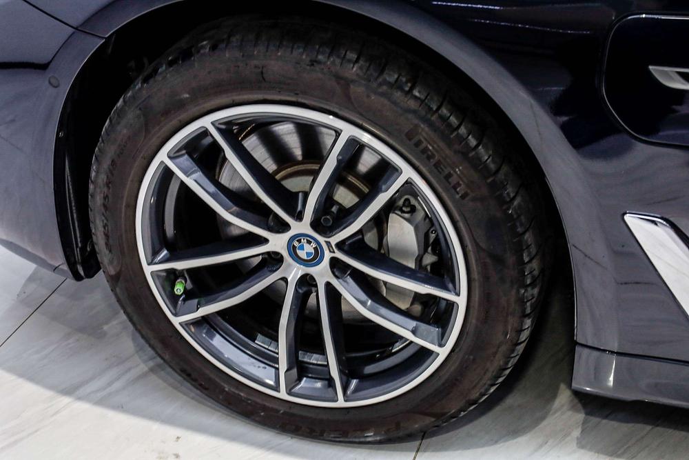 BMW 5 Series PHEV Модель 2022 года 二 раз комплектация 535Le M Sports Set – фото 14