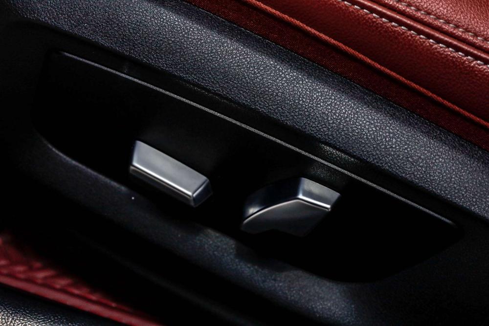 BMW 5 Series PHEV Модель 2022 года 二 раз комплектация 535Le M Sports Set – фото 16