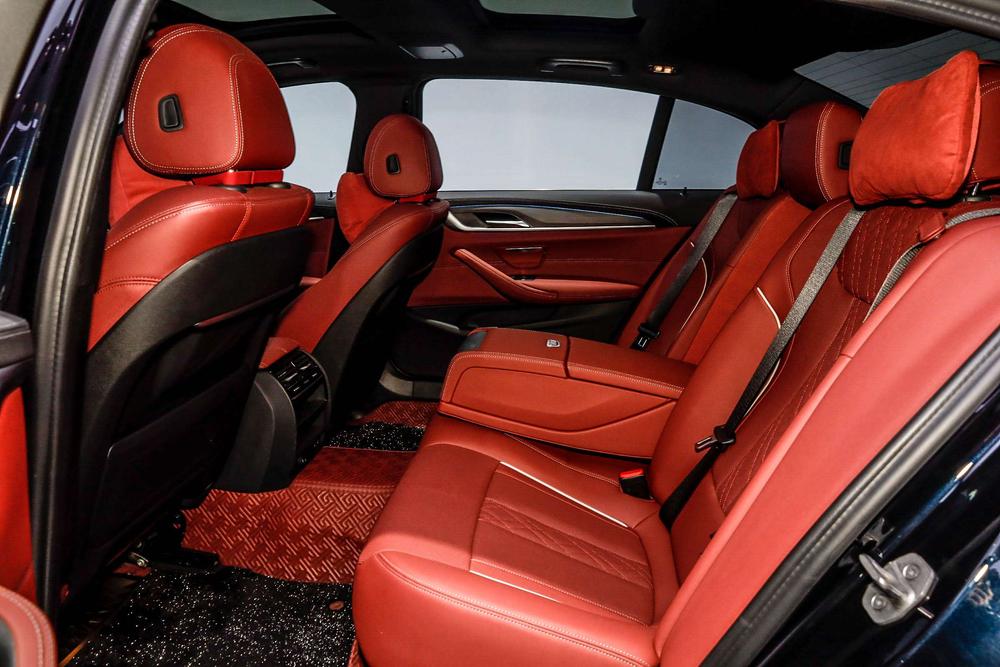 BMW 5 Series PHEV Модель 2022 года 二 раз комплектация 535Le M Sports Set – фото 28