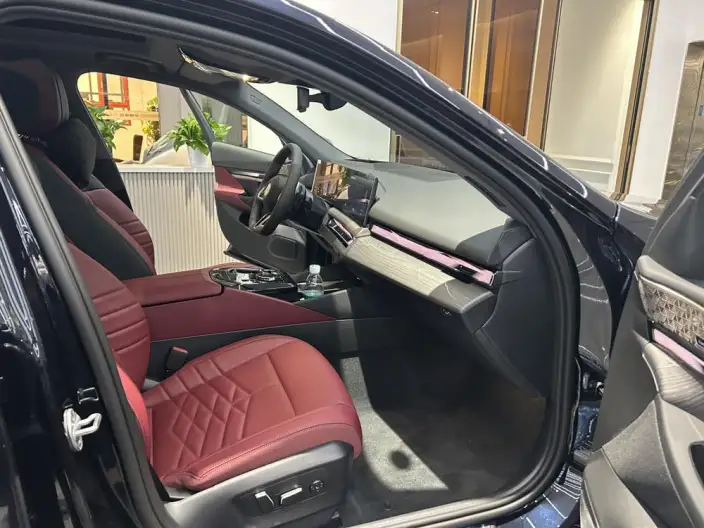 BMW 5 Series 2026 Model 530Li Exclusive Model M Sports Set – фото 3