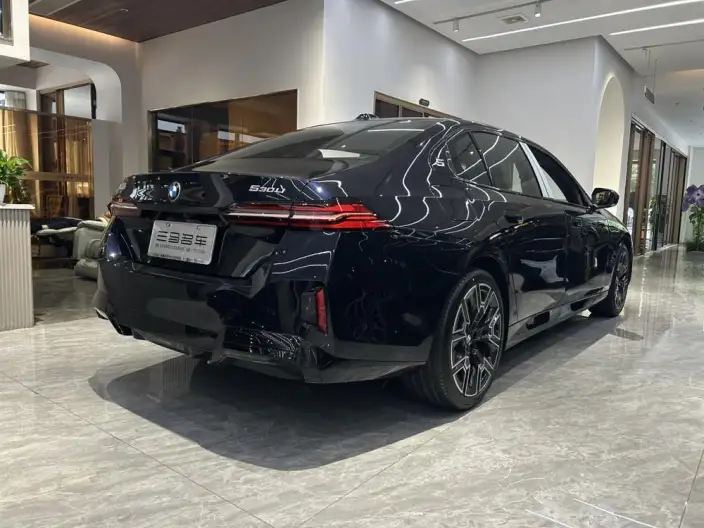 BMW 5 Series 2026 Model 530Li Exclusive Model M Sports Set – фото 6