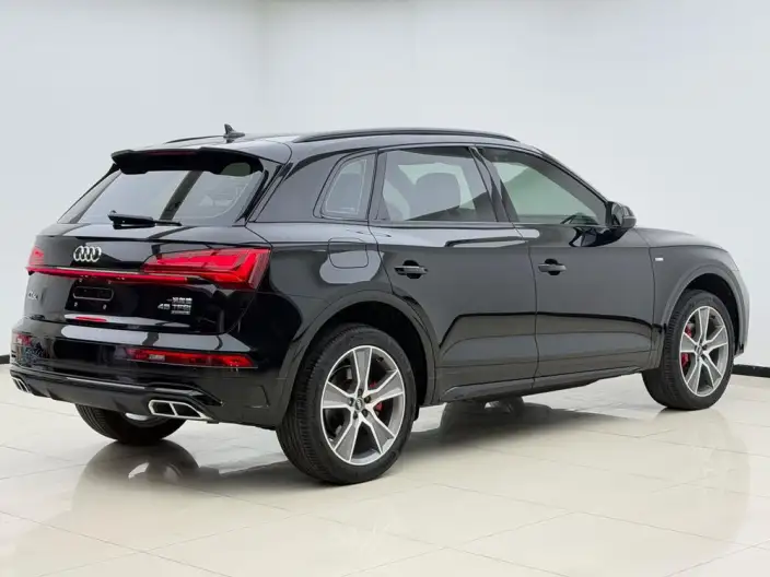 Audi Q5L 2024 Model 40TFSI Fashion Dynamic Model – фото 6