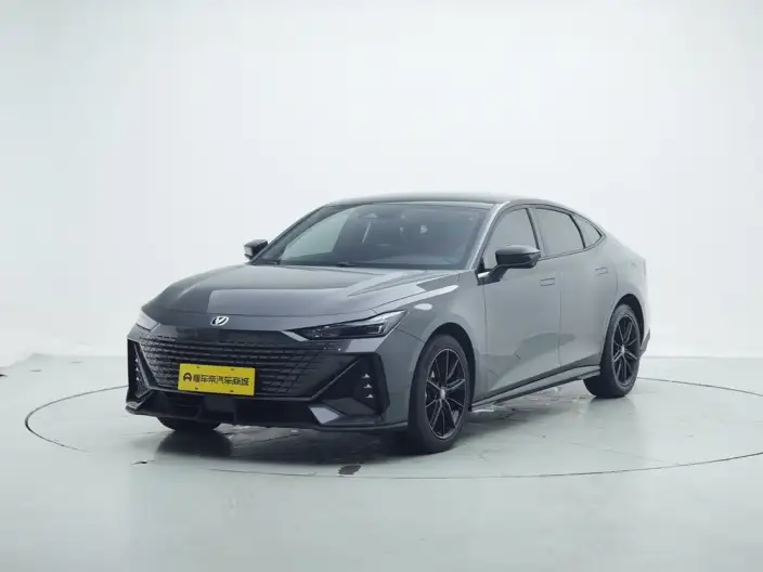 Changan UNI-V 2023 Model 1.5T Noble Model – фото 1