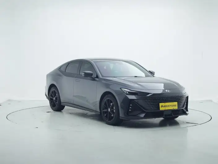 Changan UNI-V 2023 Model 1.5T Noble Model – фото 3