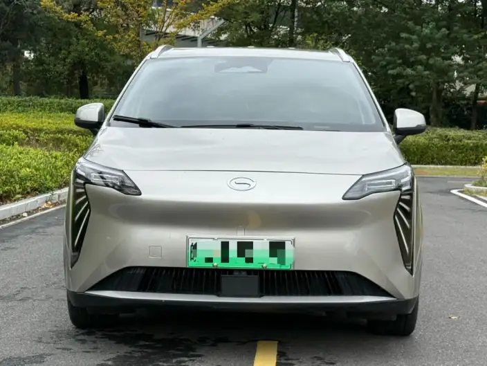 AION Y 2023 Model Plus 610 Lexiang Edition – фото 2