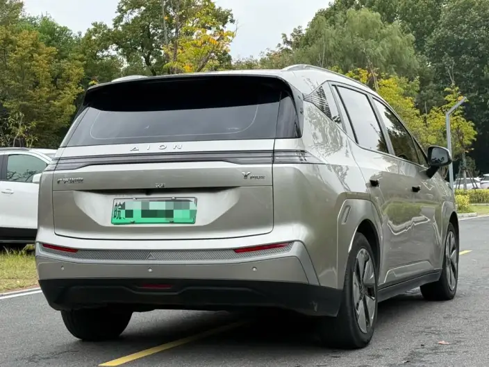 AION Y 2023 Model Plus 610 Lexiang Edition – фото 6