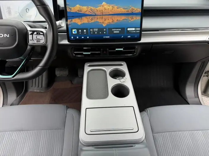 AION Y 2023 Model Plus 610 Lexiang Edition – фото 7
