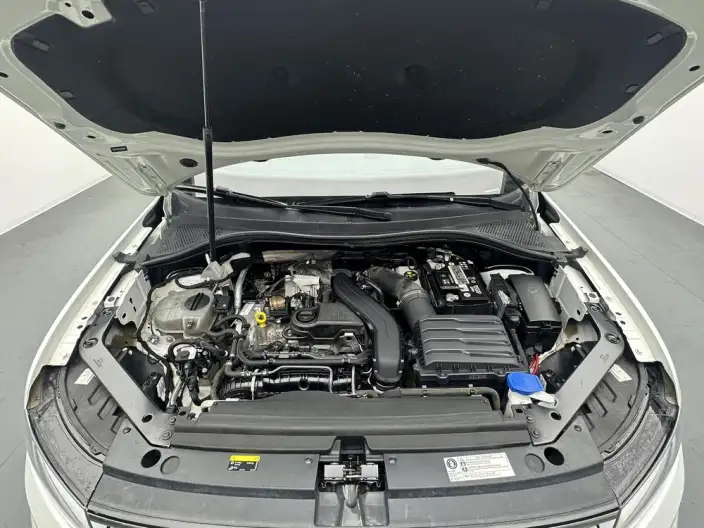 Volkswagen Tiguan L 2023 Model 300TSI 2WD Smart Edition – фото 10