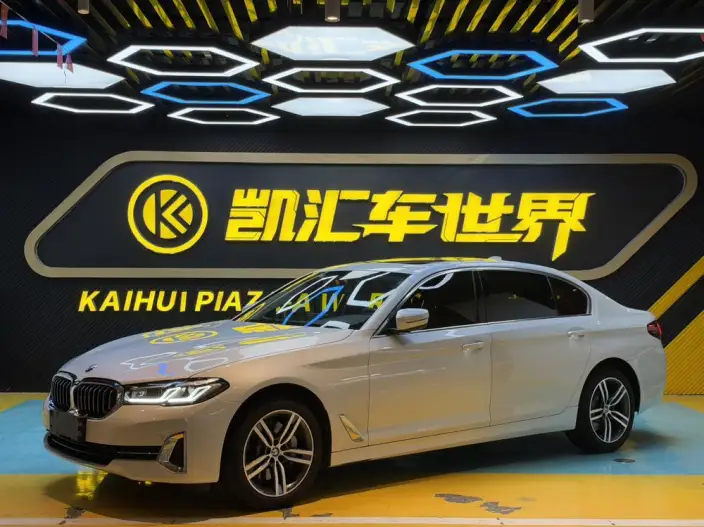 BMW 5 Series 2022 Model Facelift 530Li Executive Model M Sports Set – фото 1