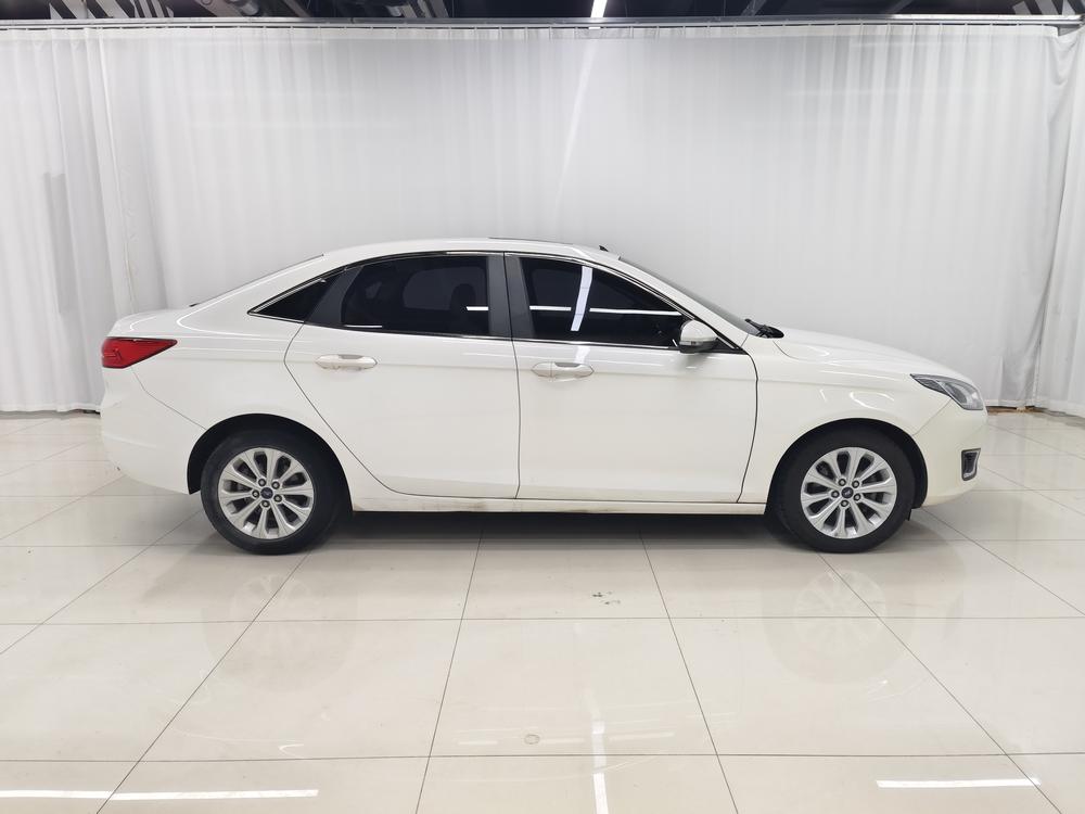Ford Escort 2015 1.5L Automatic Fashion – фото 8