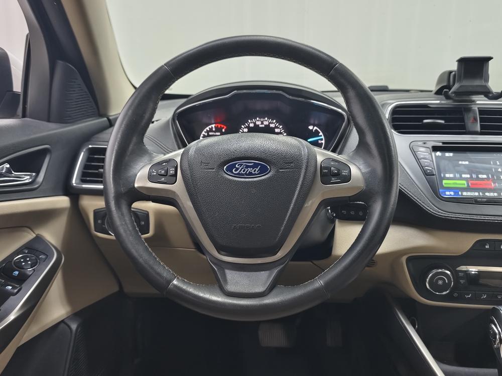Ford Escort 2015 1.5L Automatic Fashion – фото 16