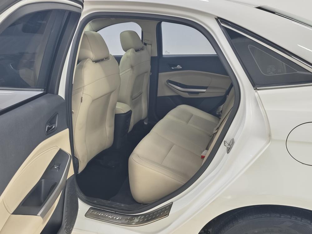 Ford Escort 2015 1.5L Automatic Fashion – фото 18