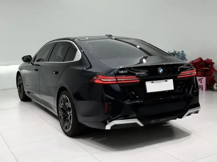 BMW 5 Series 2024 Model 530Li Exclusive Model M Sports Set – фото 4