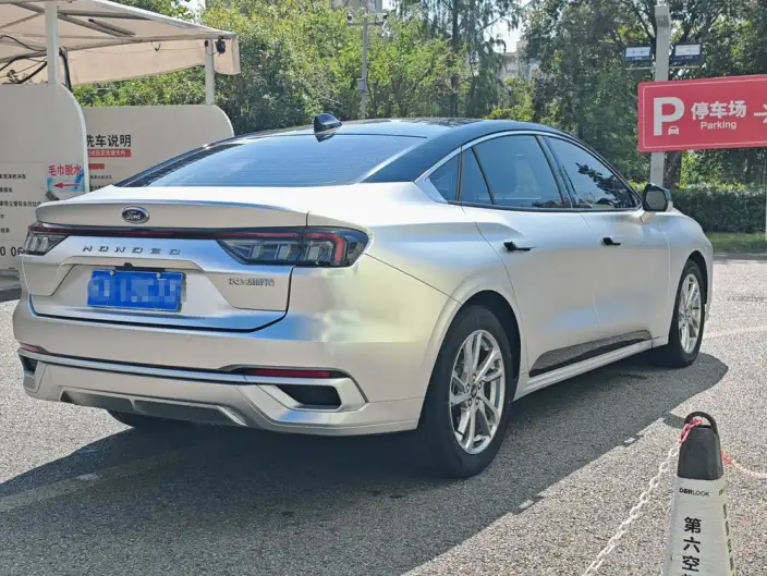 Ford Mondeo 2023 Model EcoBoost 180 Luxury Model – фото 6